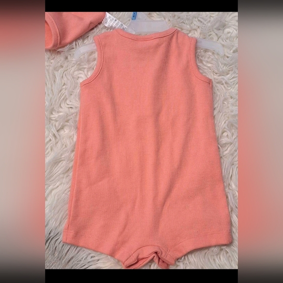Brand New Levi Strauss Signature Baby Pink 2 Piece Knit Romper With A Bib - Picture 2 of 2